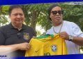 Airlangga Bertemu Ronaldinho, Ini yang Disampaikan Legenda Sepak Bola Brasil